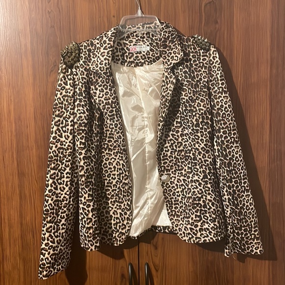 Solid Leopard Blazer, Spike Shoulder - Picture 2 of 3